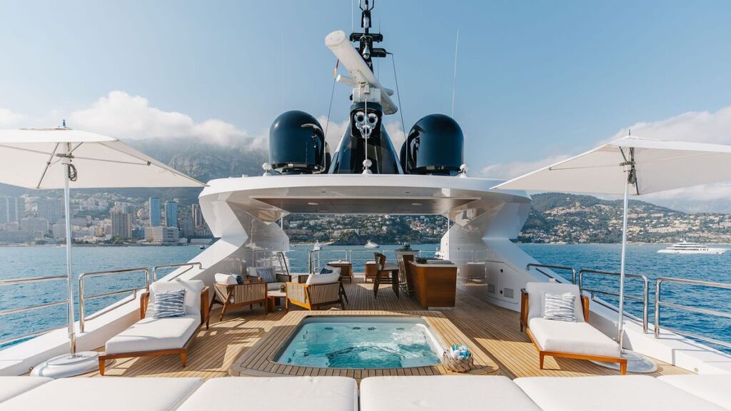 Alfa yacht deck