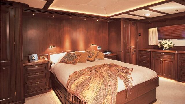 Belle Isle Sea yacht cabin