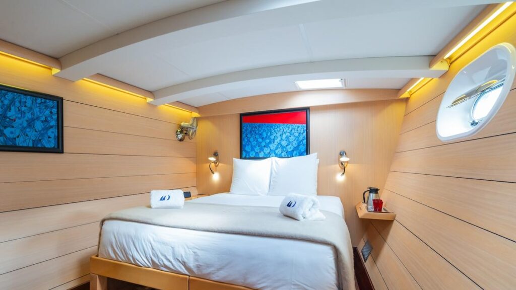 Douce France yacht cabin