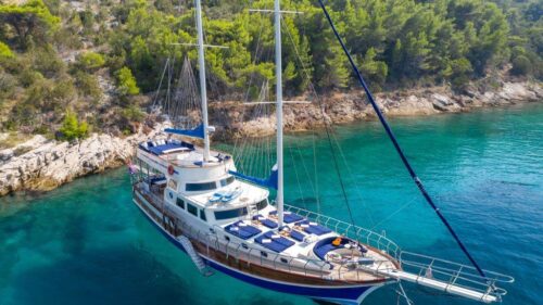 Saint Luca yacht charter