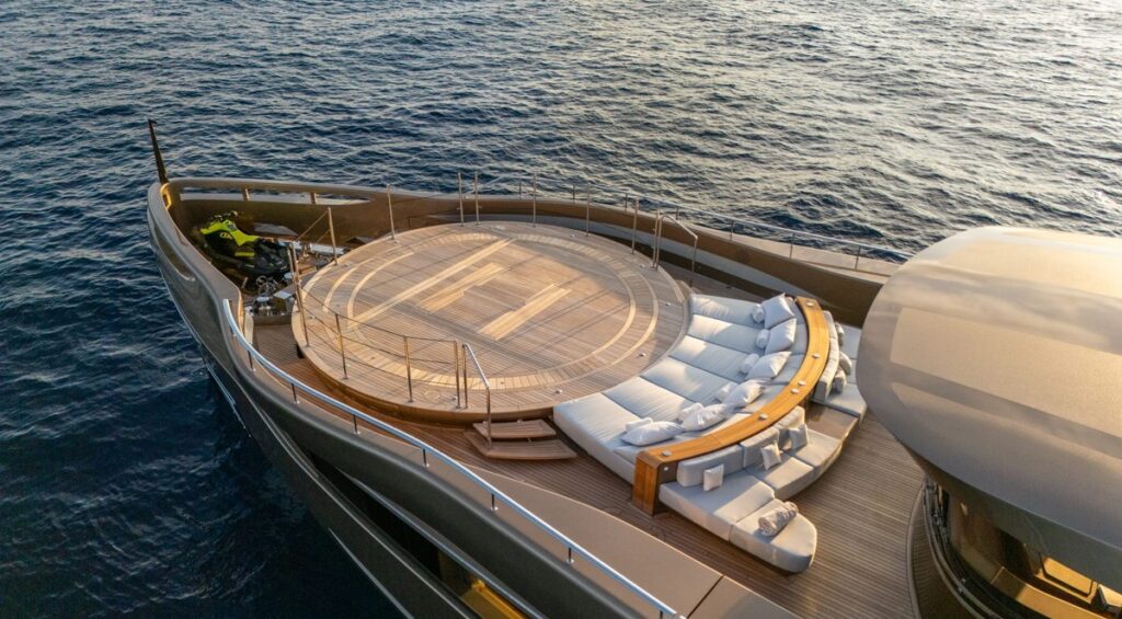 Foredeck lounge and helipad aboard M/Y Anjelif