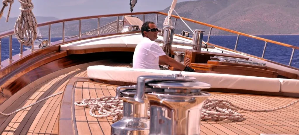Foredeck and helm area aboard Cakiryildiz