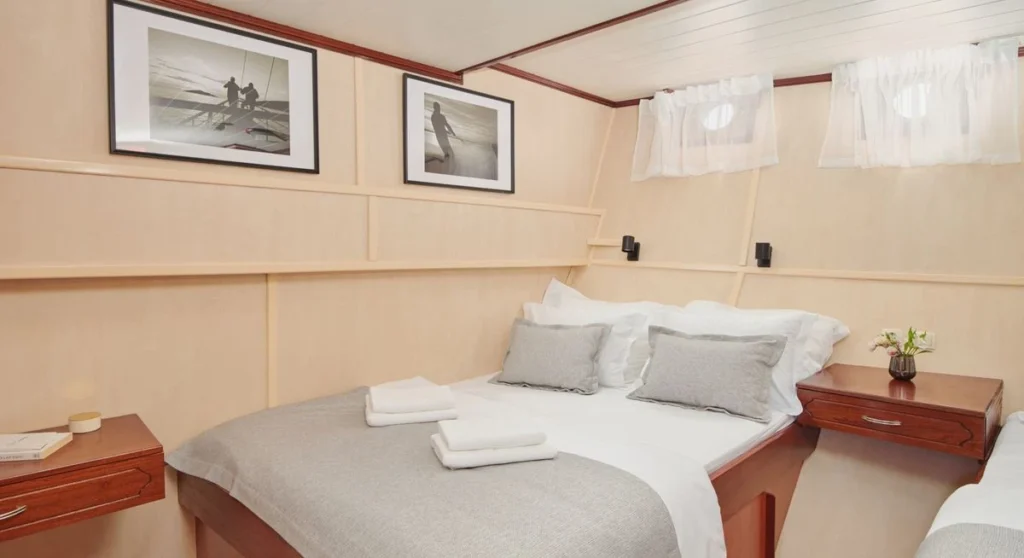 Cataleya guest cabin with double bed