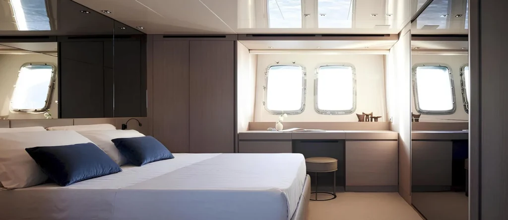 Sabbia master cabin with double bed aboard the Sanlorenzo SX88