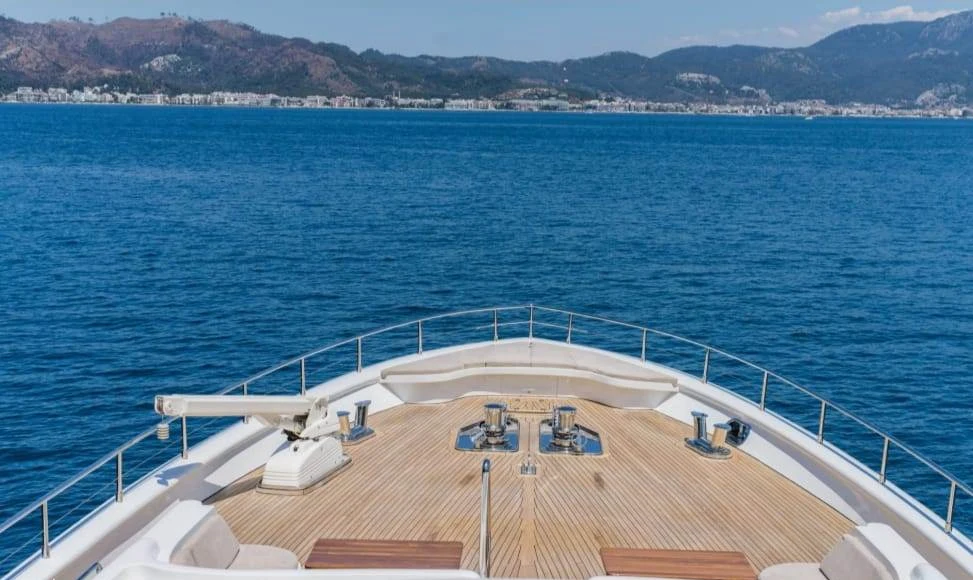 Foredeck and sun loungers aboard Deep Water yacht