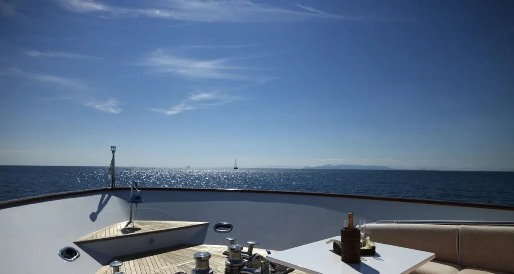 Feligo V bow deck seating area with sea view