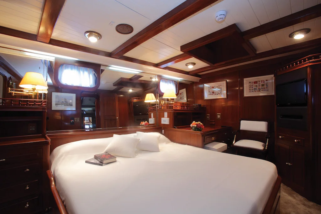 Master stateroom aboard IWJ Lyra