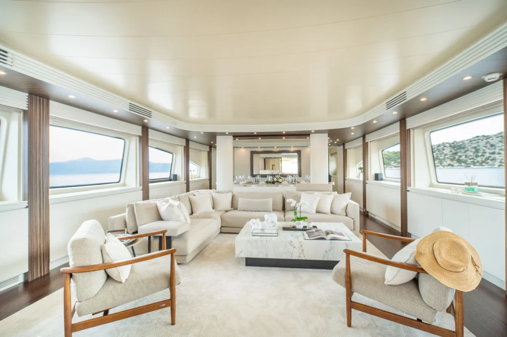 Main salon aboard M/Y Pareaki II
