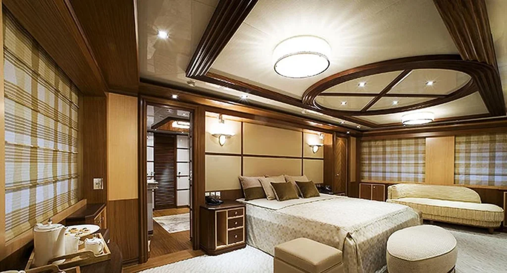 Princess Iolanthe master cabin with king bed