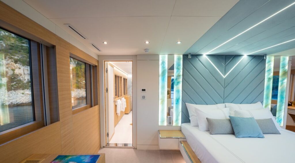 Guest cabin aboard M/Y Renata