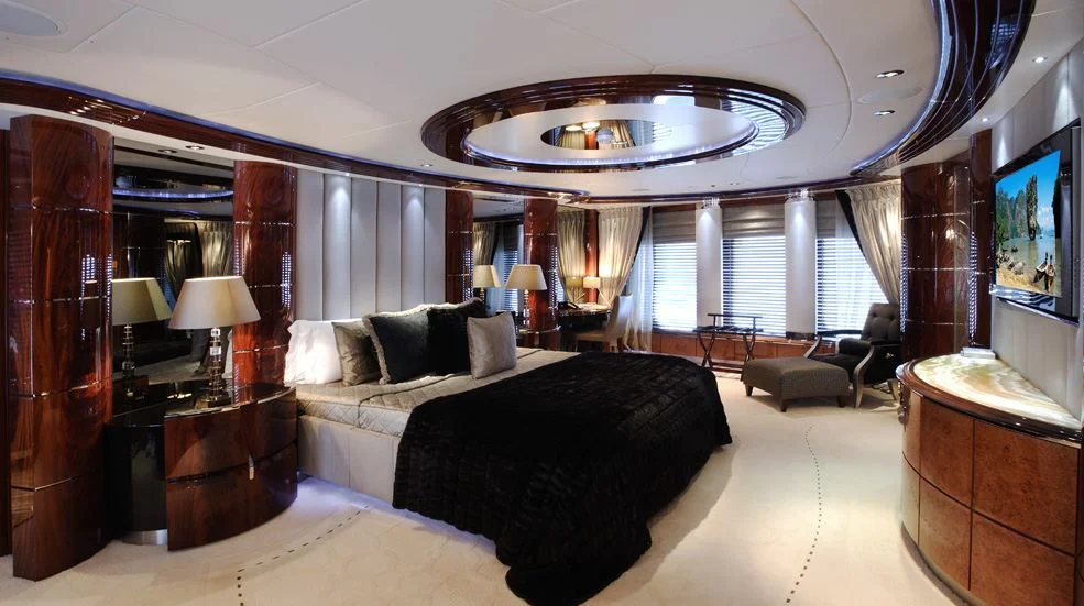 Master suite aboard Talisman Maiton with king bed
