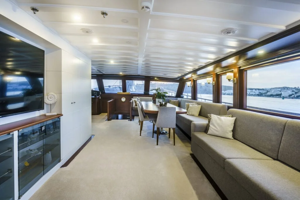 Main salon aboard Virtuoso
